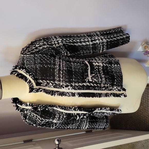 Jacket - Picture 1 of 5